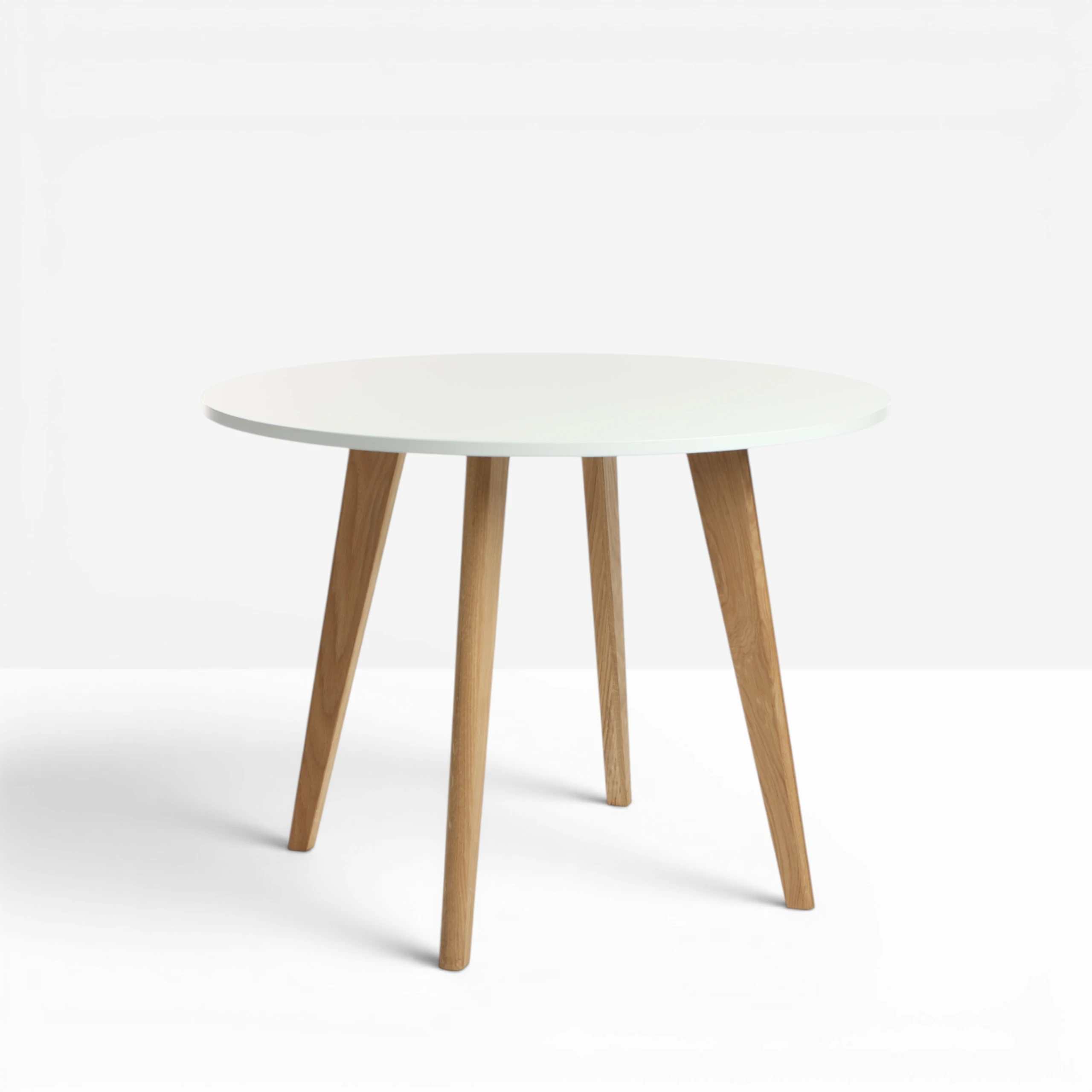 Tavolo Round Table White Top Oak Legs