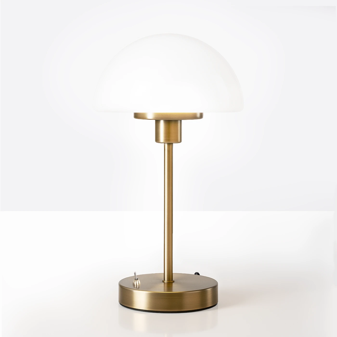 Faro Wireless Table Lamp